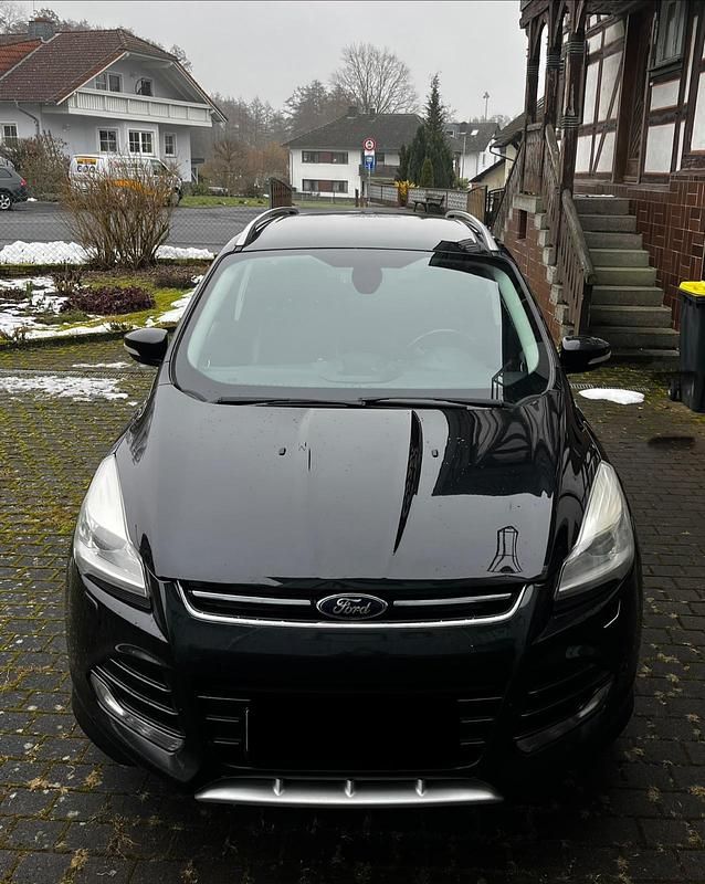 Gebraucht Ford Kuga 150 PS (110 kW) 2015 Schwarz SUV