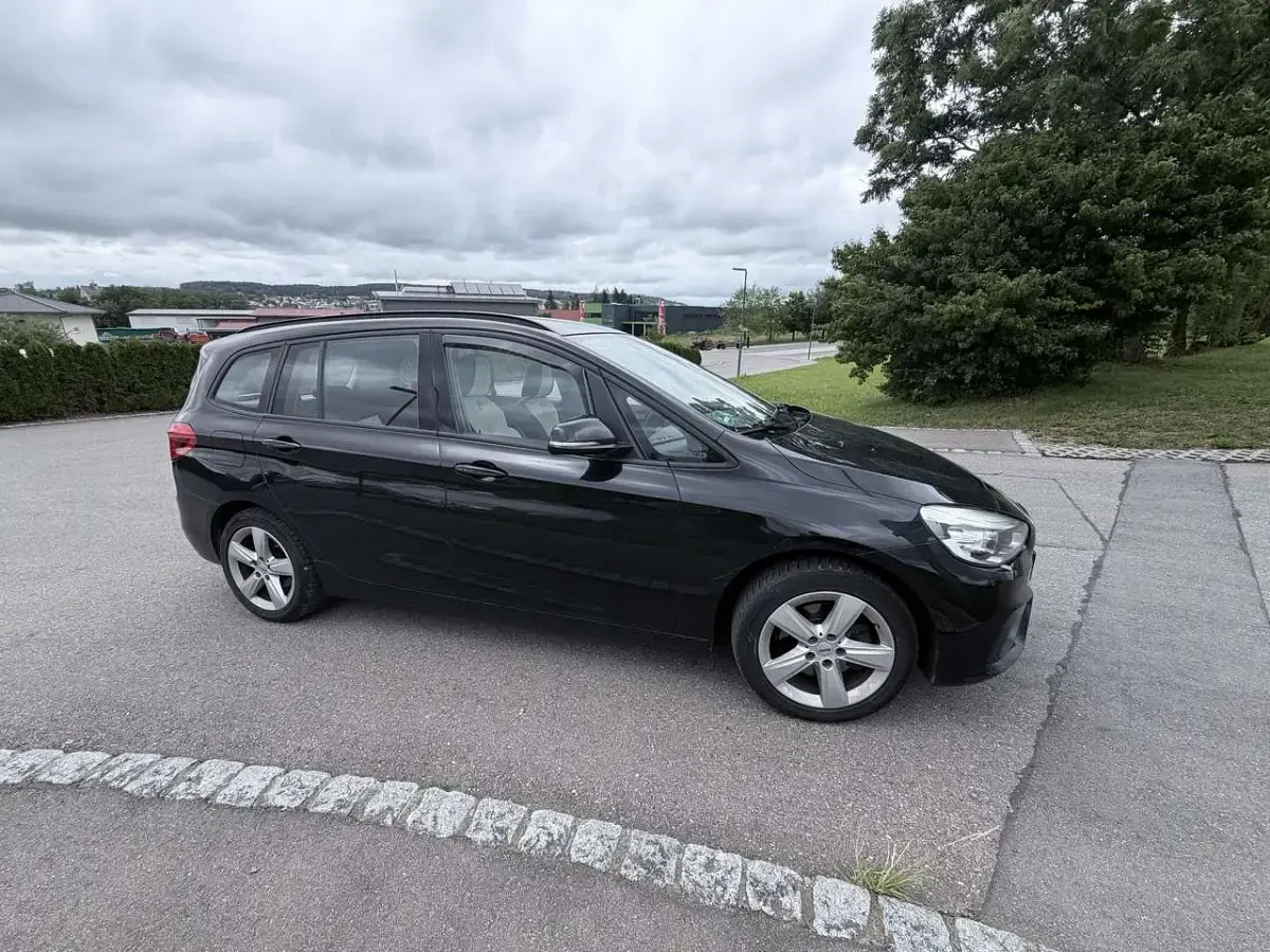 Gebraucht BMW 218 150 PS (110 kW) 2017 Schwarz Van / Kleinbus