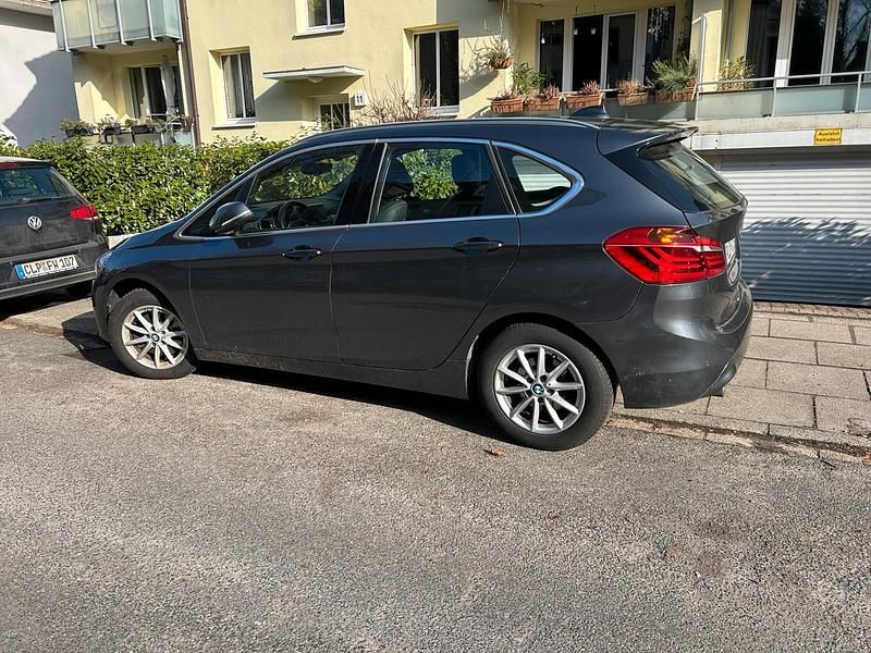 Gebraucht BMW 220 191 PS (140 kW) 2018 Grau Kombi