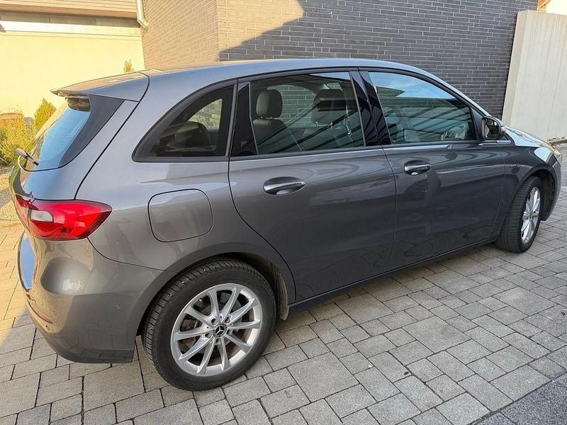 Gebraucht Mercedes B250 218 PS (160 kW) 2021 Grau Kleinwagen