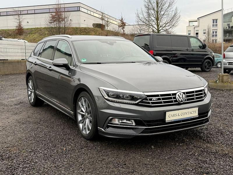 Grau Gebraucht 2016 VW Passat Highline Limousine | 22.900 € (Teuer) - Bild 1/4