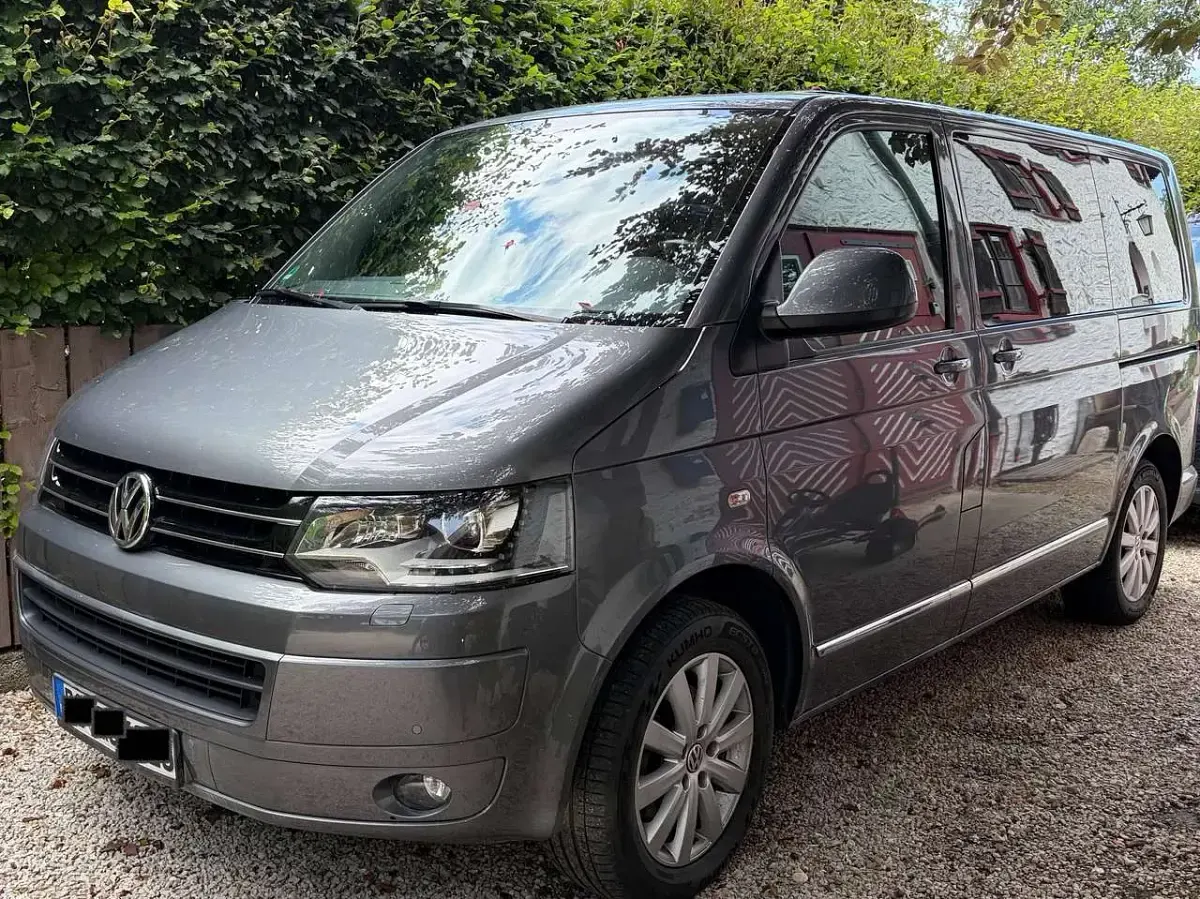 Gebraucht VW Multivan 140 PS (102 kW) 2014 Grau Van / Kleinbus