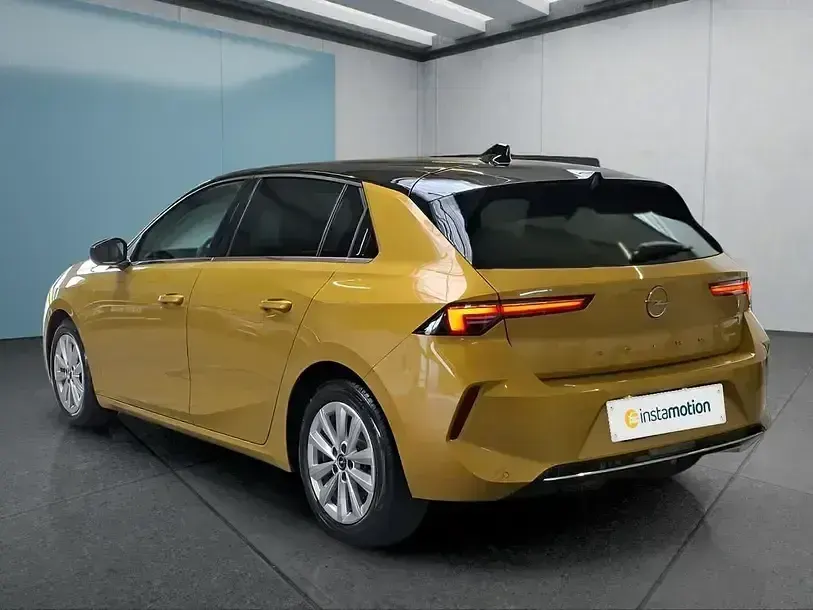 Gebraucht Opel Astra 131 PS (96 kW) 2023 Gelb Kleinwagen