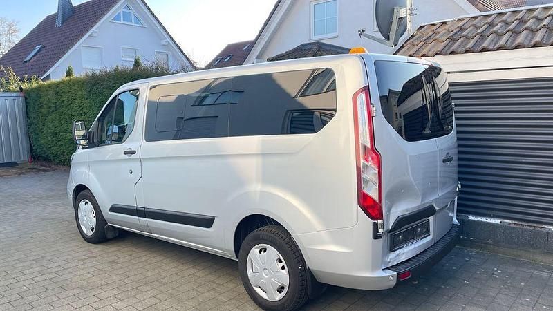 Gebraucht Ford Transit Custom 105 PS (77 kW) 2018 Silber Limousine