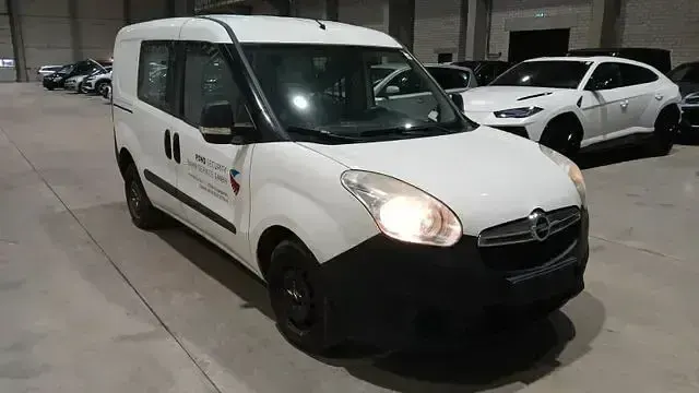 Usado Opel Combo 95 HP (69 kW) 2016 Branco Monovolume