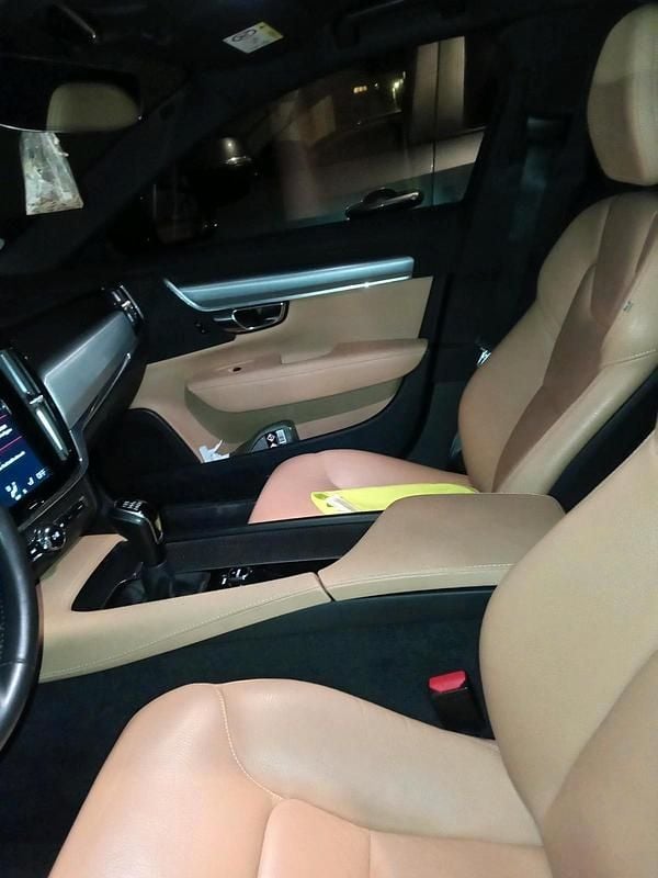 Schwarz Gebraucht 2017 Volvo V90 Kombi | 15.500 € - Bild 1/4