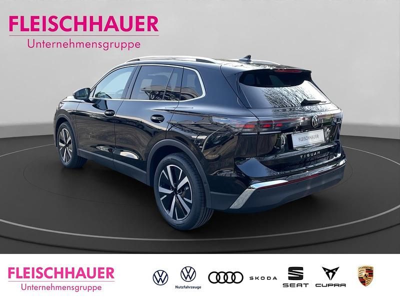 Gebraucht VW Tiguan Elegance 193 PS (141 kW) 2025 Schwarz SUV