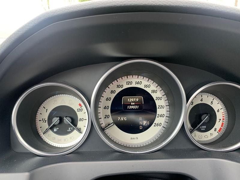 Second-hand Mercedes E200 184 CP (135 kW) 2014 Negru Coupe