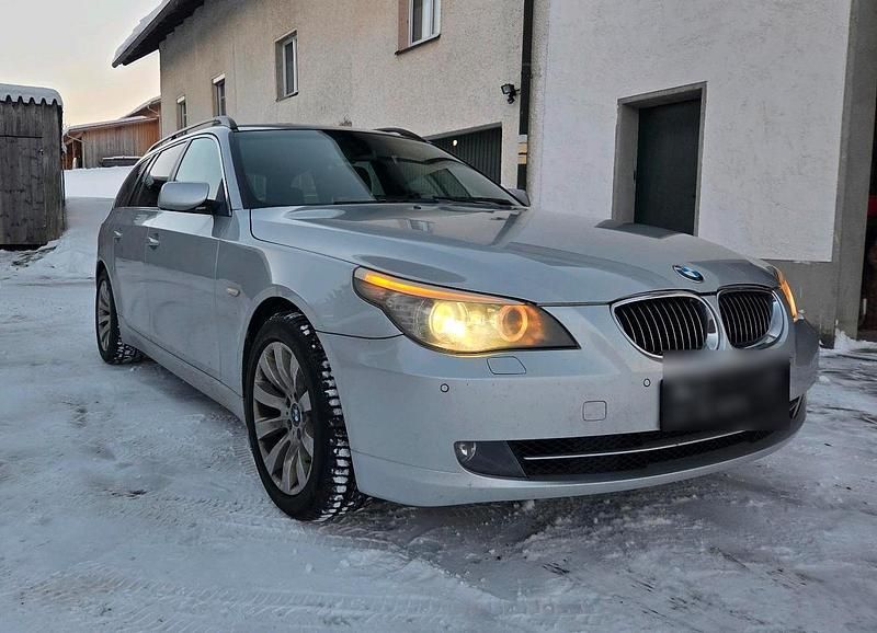Gebraucht BMW 525 197 PS (144 kW) 2009 Silber Kombi