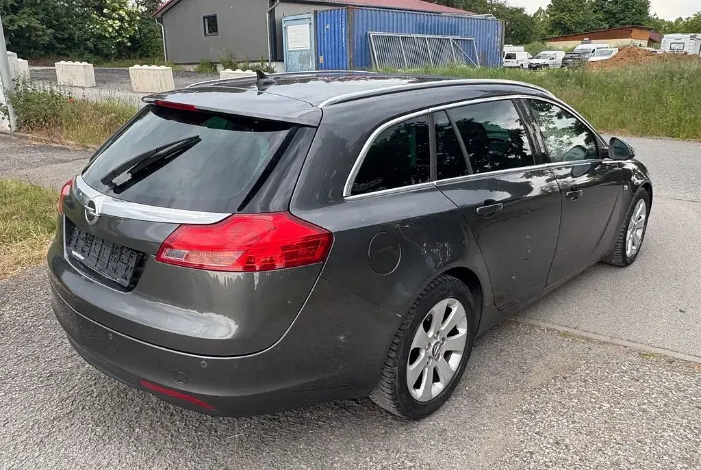 Gebraucht Opel Insignia 160 PS (117 kW) 2010 Grau Limousine