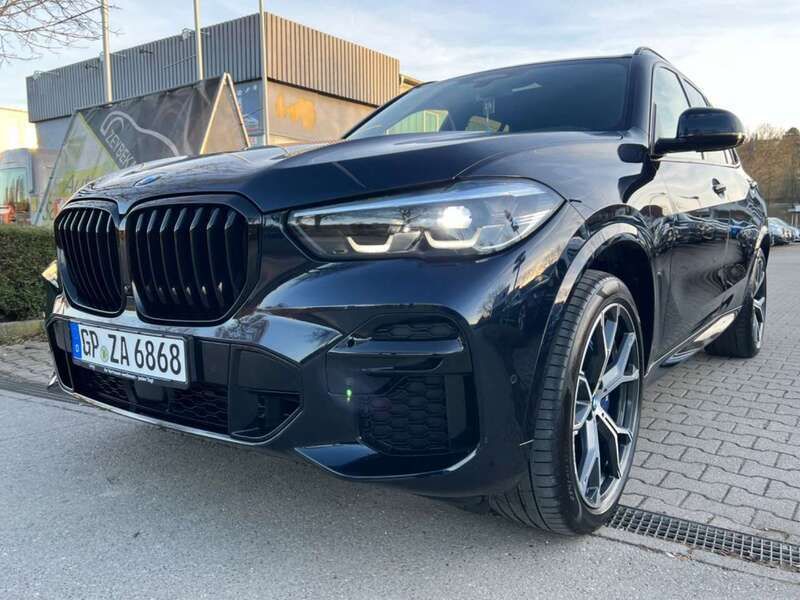 Carbonschwarz metallic Gebraucht 2022 BMW X5 M Sport SUV | 59.900 € (Guter Preis) - Bild 1/4