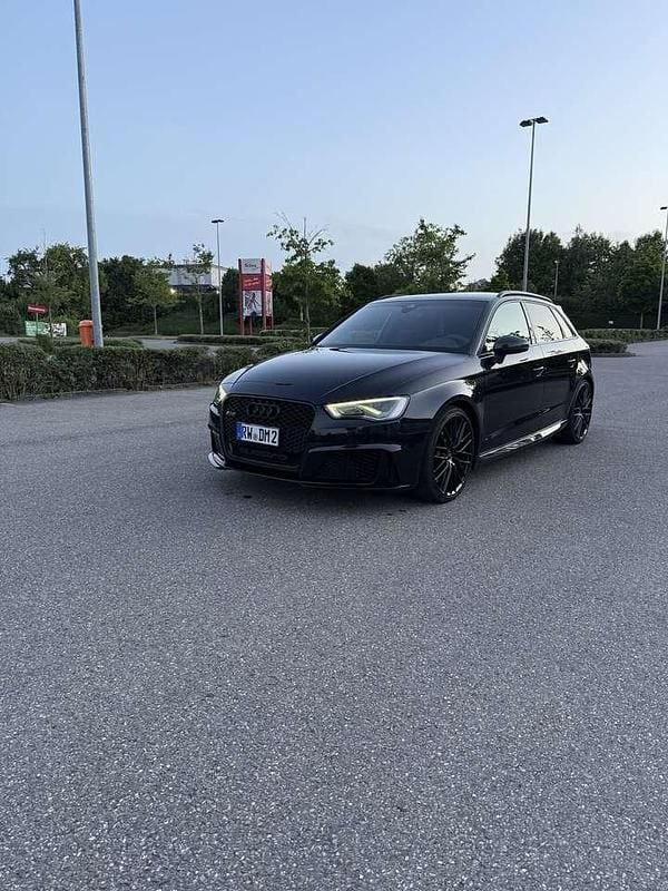 Schwarz Gebraucht 2016 Audi RS3 Sportback Kleinwagen | 30.499 € (Fairer Preis) - Bild 1/4