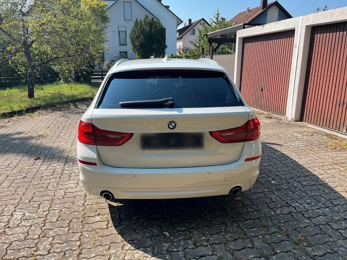 Gebraucht BMW 520 190 PS (139 kW) 2017 Weiß Kombi