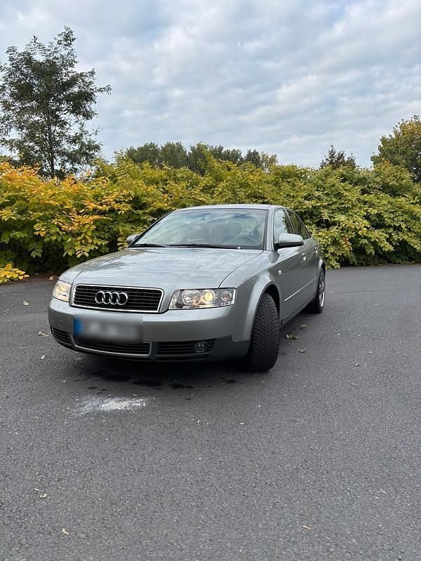 Silber Gebraucht 2001 Audi A4 Limousine | 5.850 € - Bild 1/4