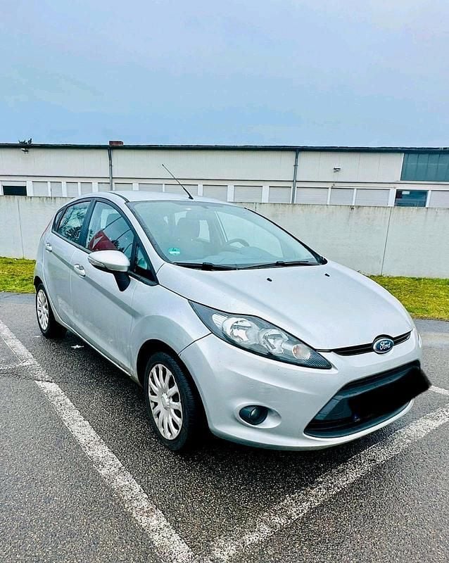 Silber Gebraucht 2009 Ford Fiesta Trend Kleinwagen | 4.700 € (Fairer Preis) - Bild 1/4