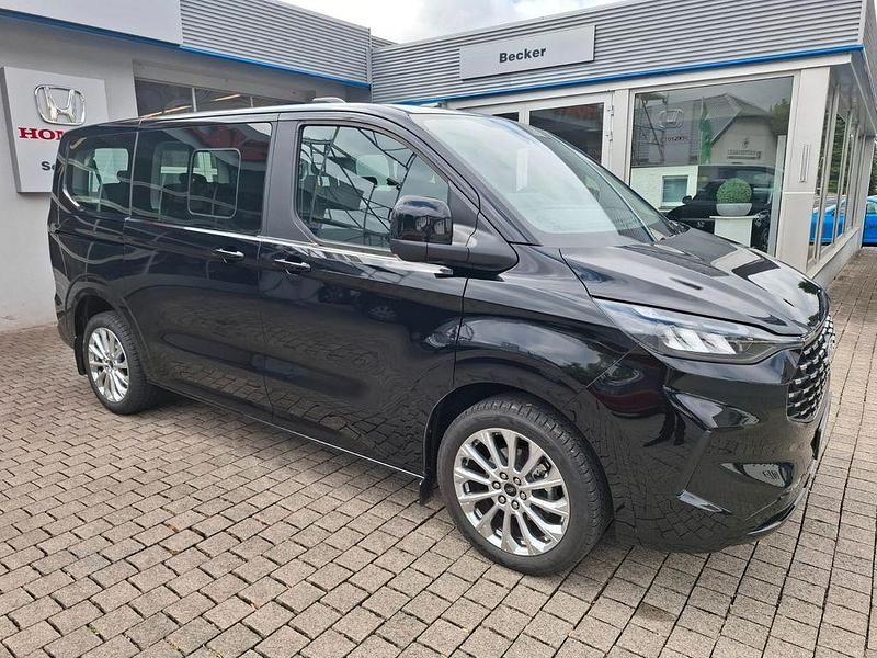 Gebraucht Ford Tourneo Titanium 150 PS (110 kW) 2024 Schwarz Van / Kleinbus