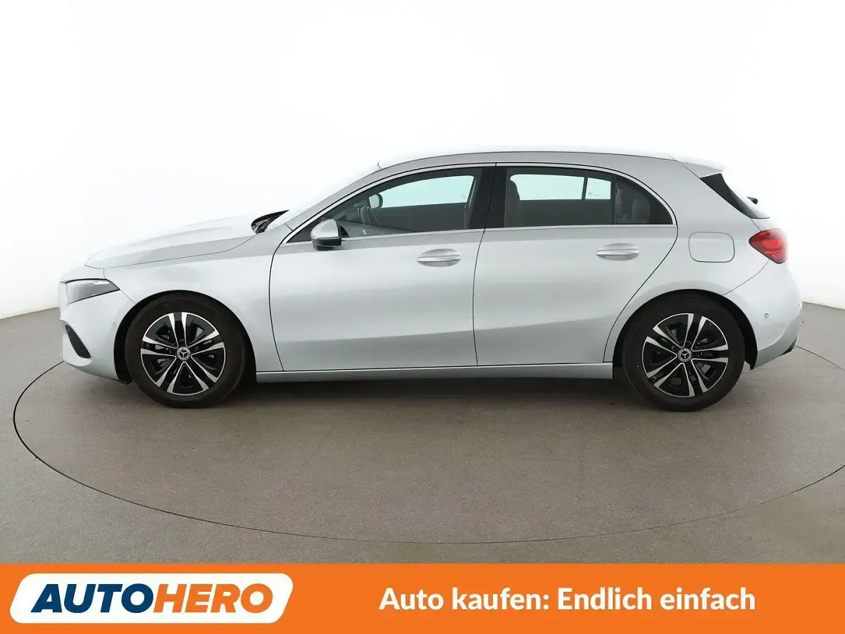 Gebraucht Mercedes A180 Progressive 150 PS (110 kW) 2023 Grau Limousine