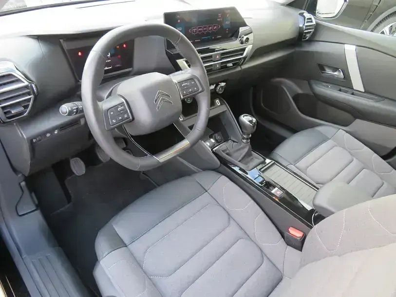 Używany Citroën C4 Feel 101 KM (74 kW) 2022 Czarny Sedan/Limuzyna