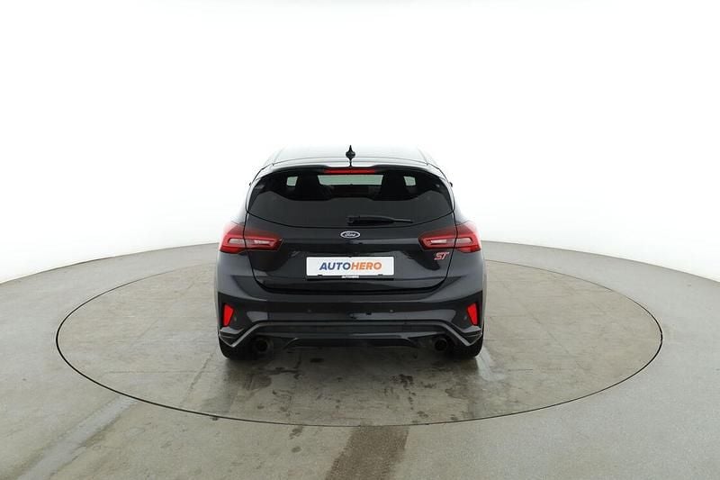 Second-hand Ford Focus ST 280 CP (205 kW) 2023 Negru Berlinǎ