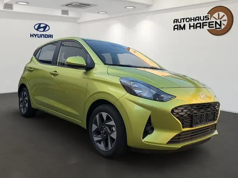 Gebraucht Hyundai i10 Trend 84 PS (61 kW) 2024 Grün Kleinwagen