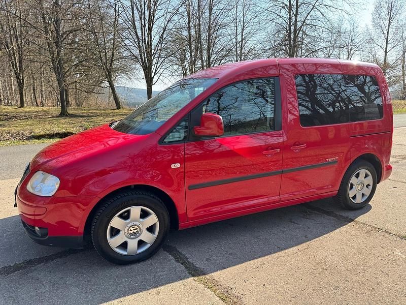 Usata VW Caddy Team 102 CV (75 kW) 2010 Rosso Monovolume