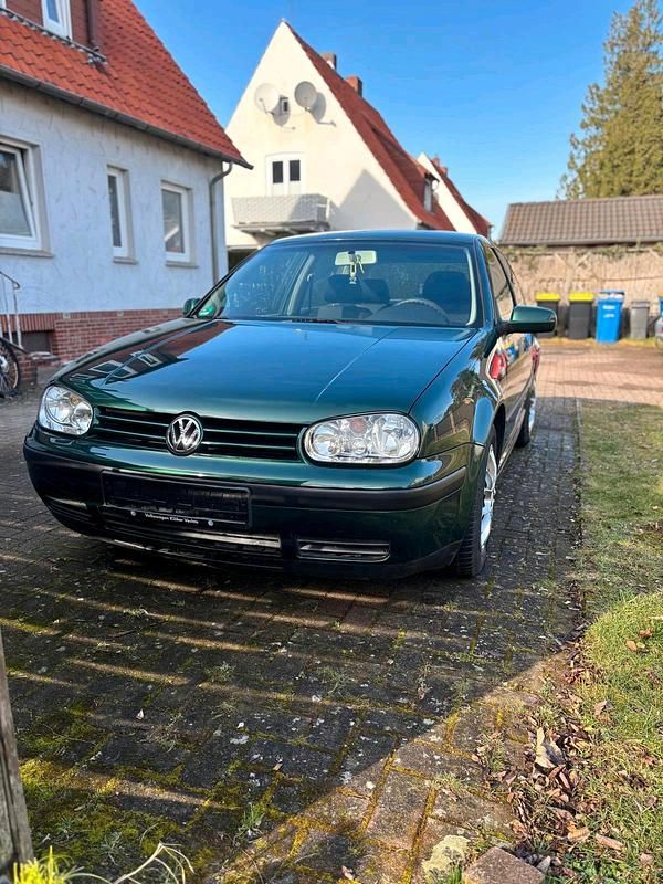 Gebraucht VW Golf IV 75 PS (55 kW) 2001 Grün Kleinwagen