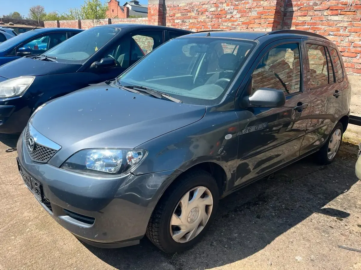 Second-hand Mazda 2 Exclusive 80 CP (58 kW) 2004 Gri Hatchback