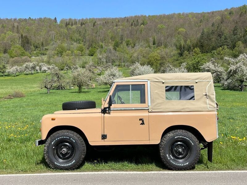 Beige Gebraucht 1982 Land Rover 88 SUV | 34.000 € - Bild 1/4
