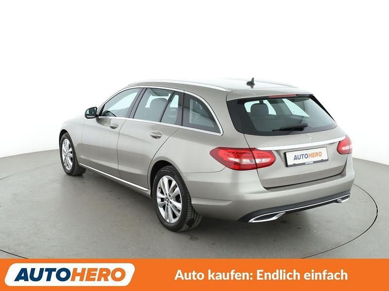 Gebraucht Mercedes C220 Avantgarde 194 PS (142 kW) 2020 Grau Kombi