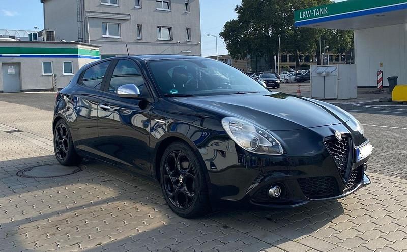 Gebraucht 2015 Alfa Romeo Giulietta Kleinwagen | 9.000 € (Fairer Preis) - Bild 1/4