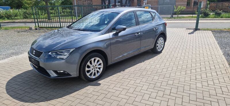 Grau Gebraucht 2014 Seat Leon Style Limousine | 6.799 € (Guter Preis) - Bild 1/4