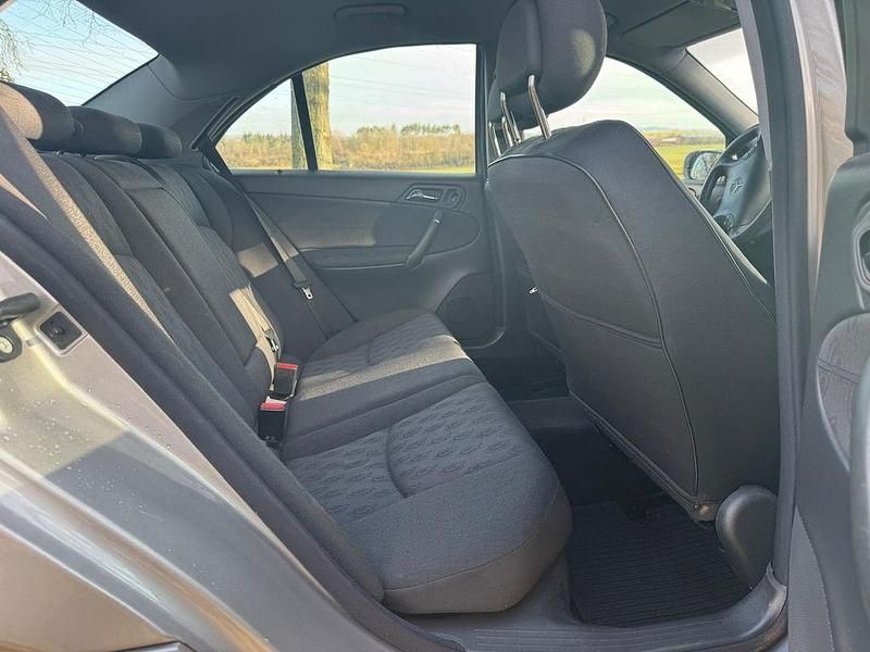 Gebraucht Mercedes C220 150 PS (110 kW) 2005 Silber Limousine