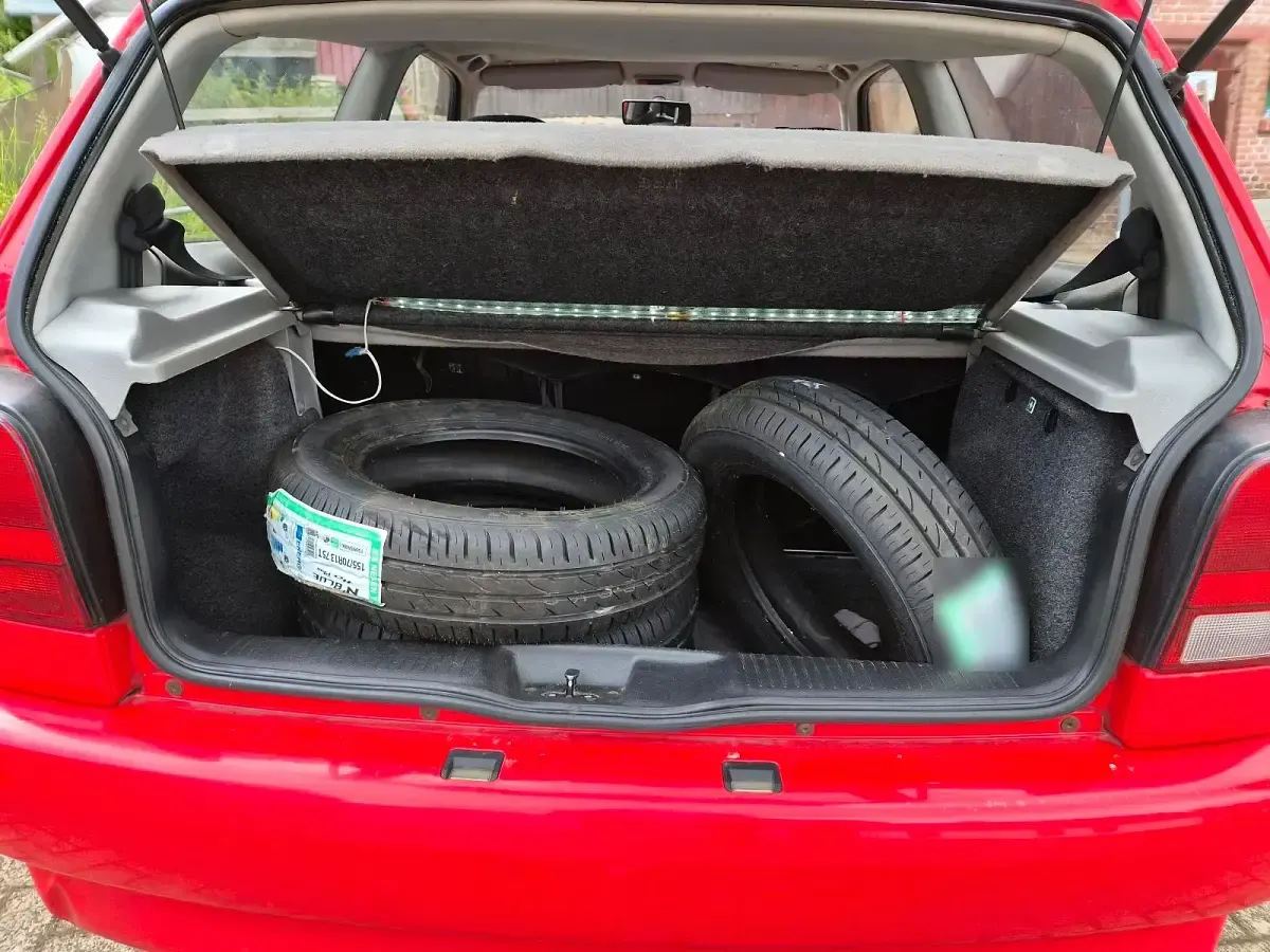 Gebraucht VW Polo Basis 50 PS (36 kW) 1998 Rot Kleinwagen