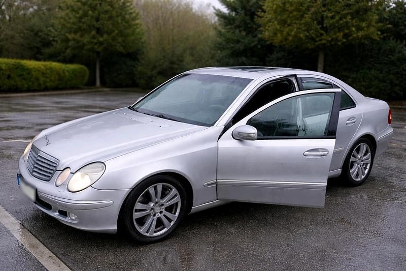 Gebraucht Mercedes E280 177 PS (130 kW) 2004 Silber Limousine