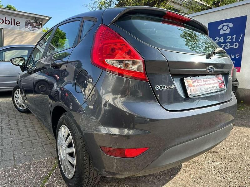 Gebraucht Ford Fiesta Trend 90 PS (66 kW) 2009 Grau Kleinwagen