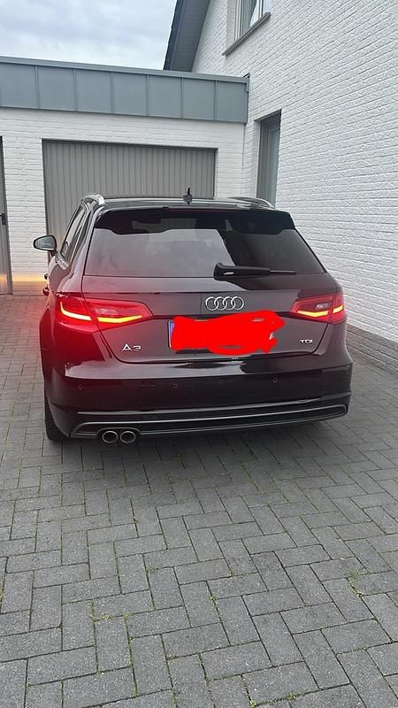 Schwarz Gebraucht 2015 Audi A3 S-Line Limousine | 13.800 € (Guter Preis) - Bild 1/4