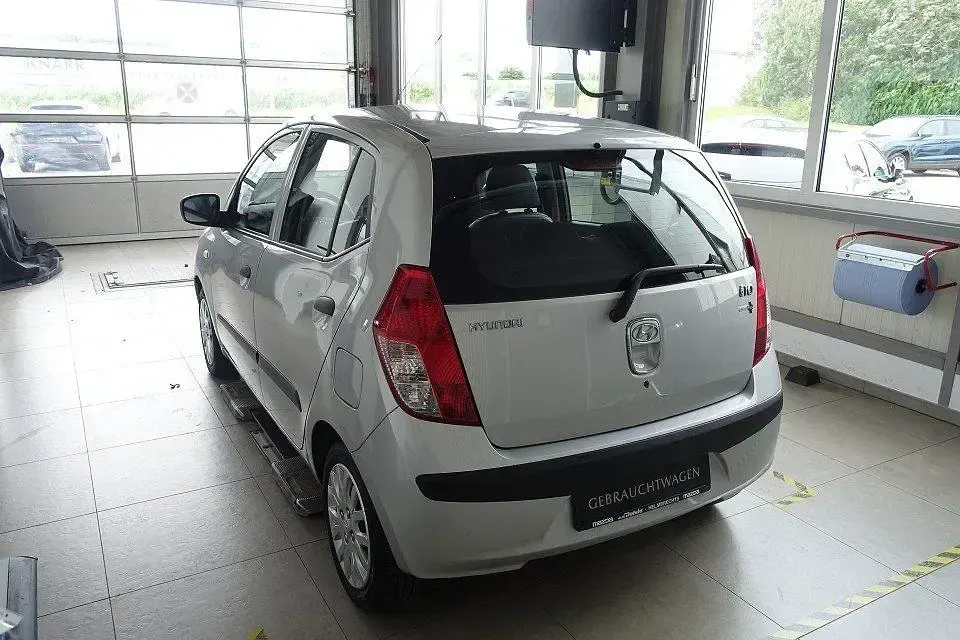 Gebraucht Hyundai i10 Edition+ 67 PS (49 kW) 2010 Grau Kleinwagen