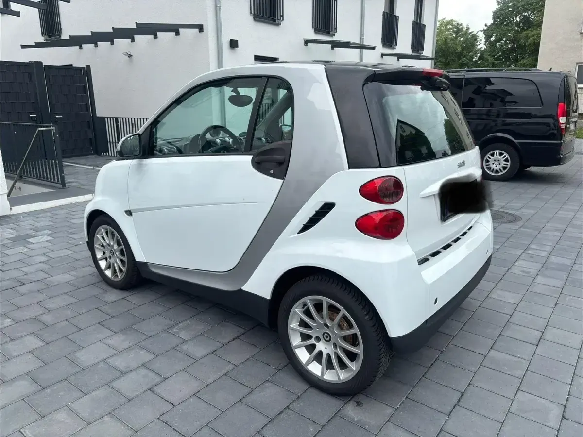 Gebraucht Smart ForTwo Coupé Passion 71 PS (52 kW) 2009 Weiß Coupé