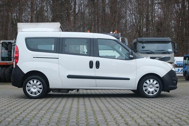 Gebraucht Opel Combo 95 PS (69 kW) 2016 Weiß Van / Kleinbus