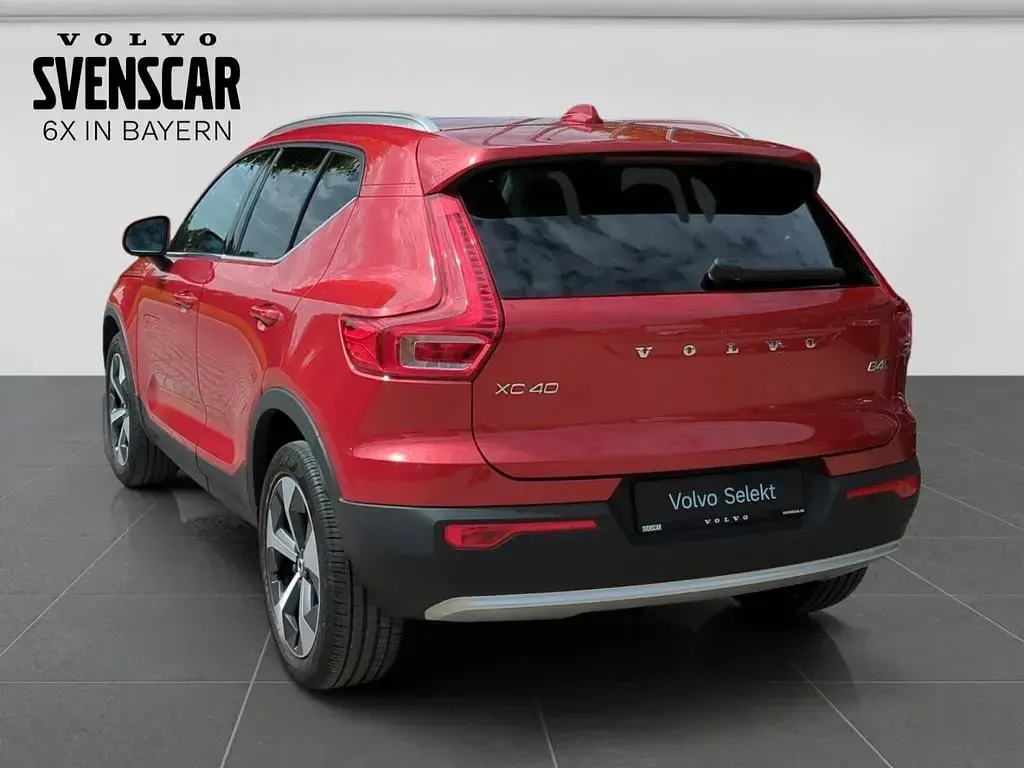 Gebraucht Volvo XC40 Ultimate 197 PS (144 kW) 2023 Fusion red / metallic SUV