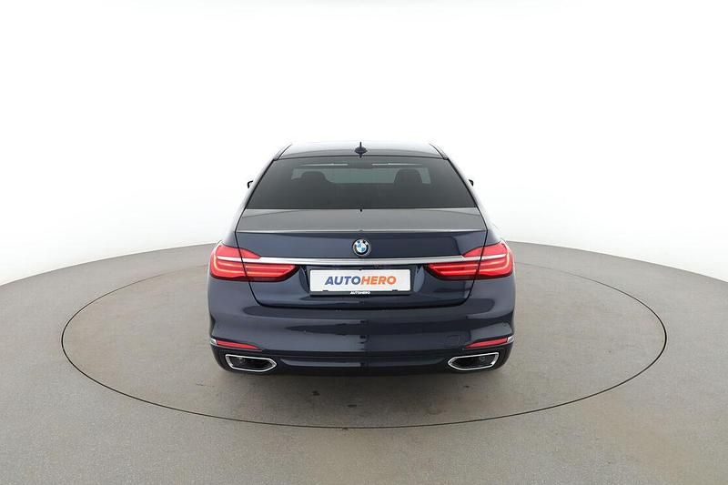 Gebraucht BMW 740 320 PS (235 kW) 2018 Blau Limousine
