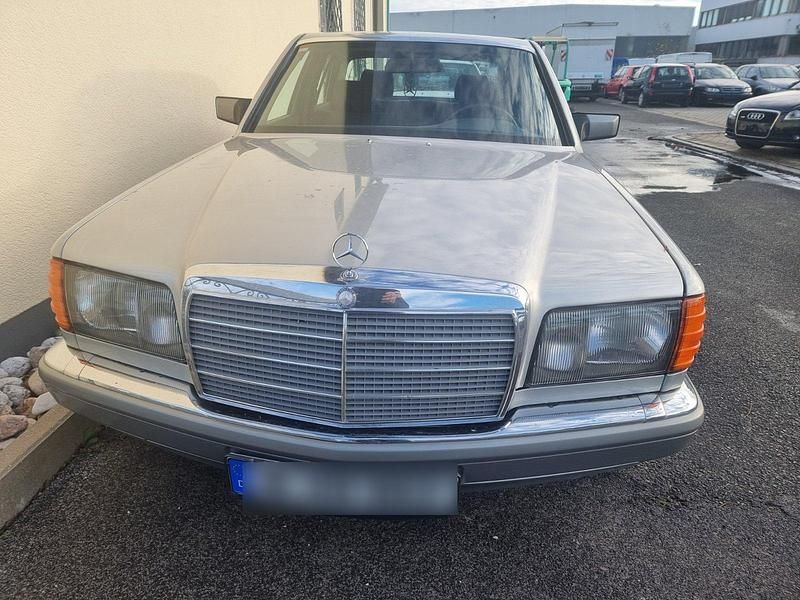 Silber Gebraucht 1988 Mercedes 300 SE Limousine | 5.500 € - Bild 1/4