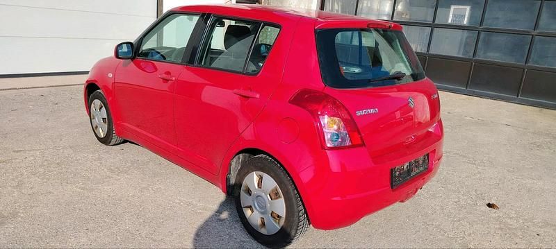 Gebraucht Suzuki Swift Snow 92 PS (67 kW) 2009 Rot Kleinwagen
