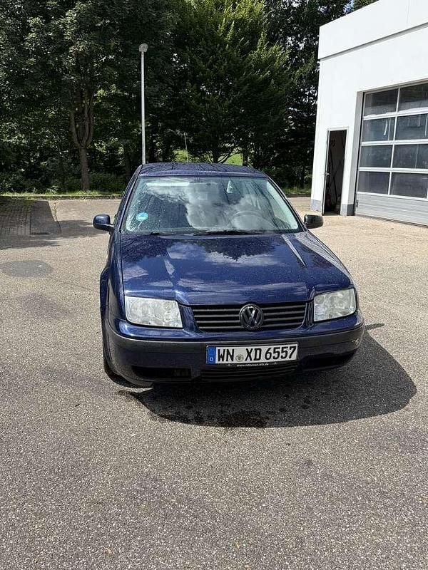 Blau Gebraucht 1999 VW Bora Limousine | 1.100 € (Guter Preis) - Bild 1/4