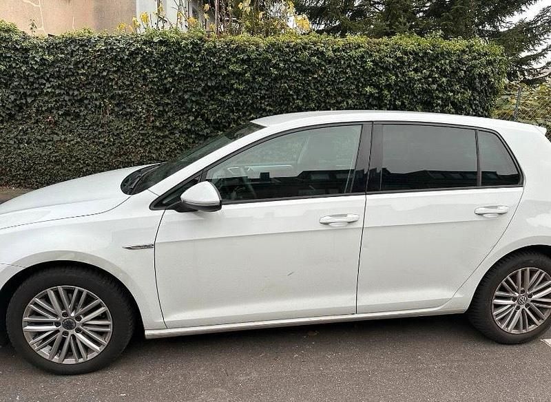 Weiß Gebraucht 2014 VW Golf Limousine | 8.500 € (Fairer Preis) - Bild 1/4