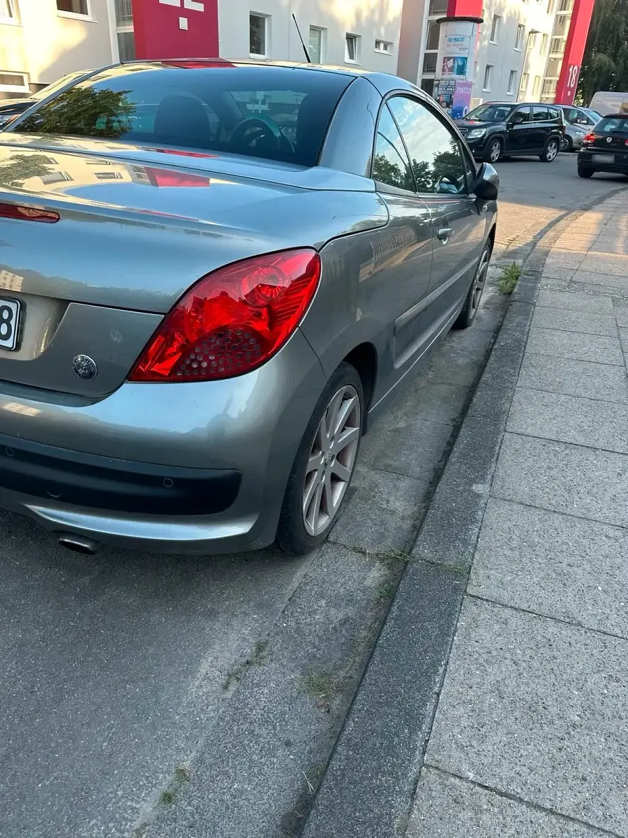 Gebraucht Peugeot 207 CC Roland Garros 120 PS (88 kW) 2008 Grün Cabrio
