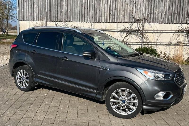 Gebraucht Ford Kuga Vignale 179 PS (131 kW) 2017 Grau SUV