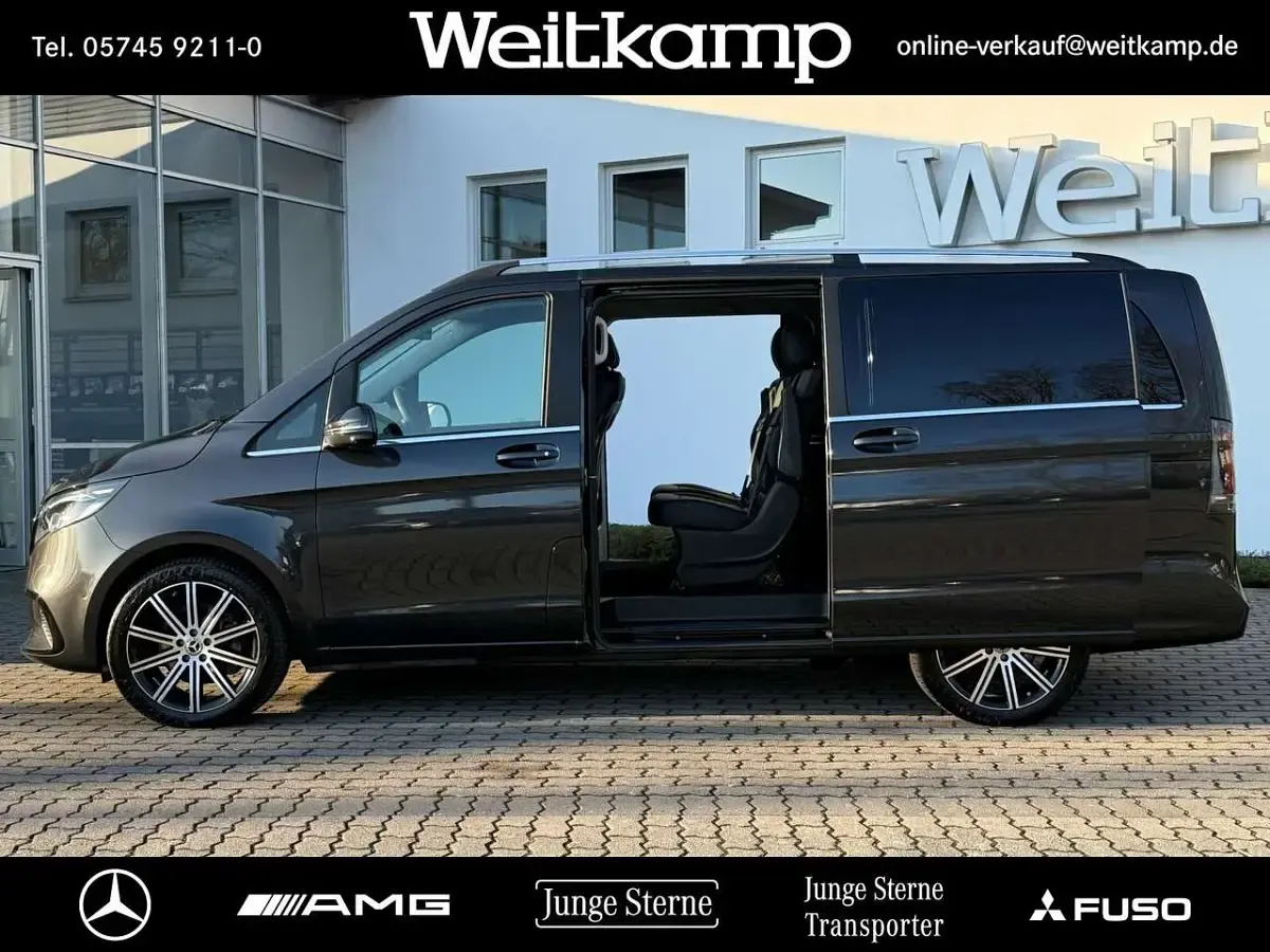 Gebraucht Mercedes V300 Avantgarde 237 PS (174 kW) 2024 Graphitgrau Van / Kleinbus