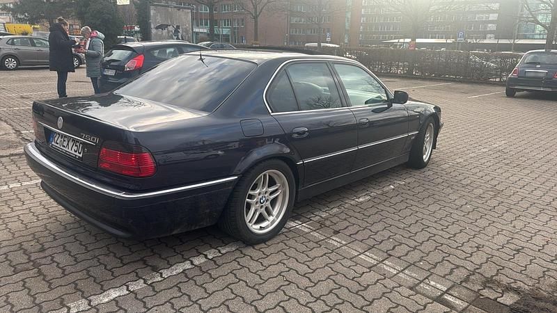Gebraucht BMW 750 Performance 326 PS (239 kW) 1997 Blau Limousine