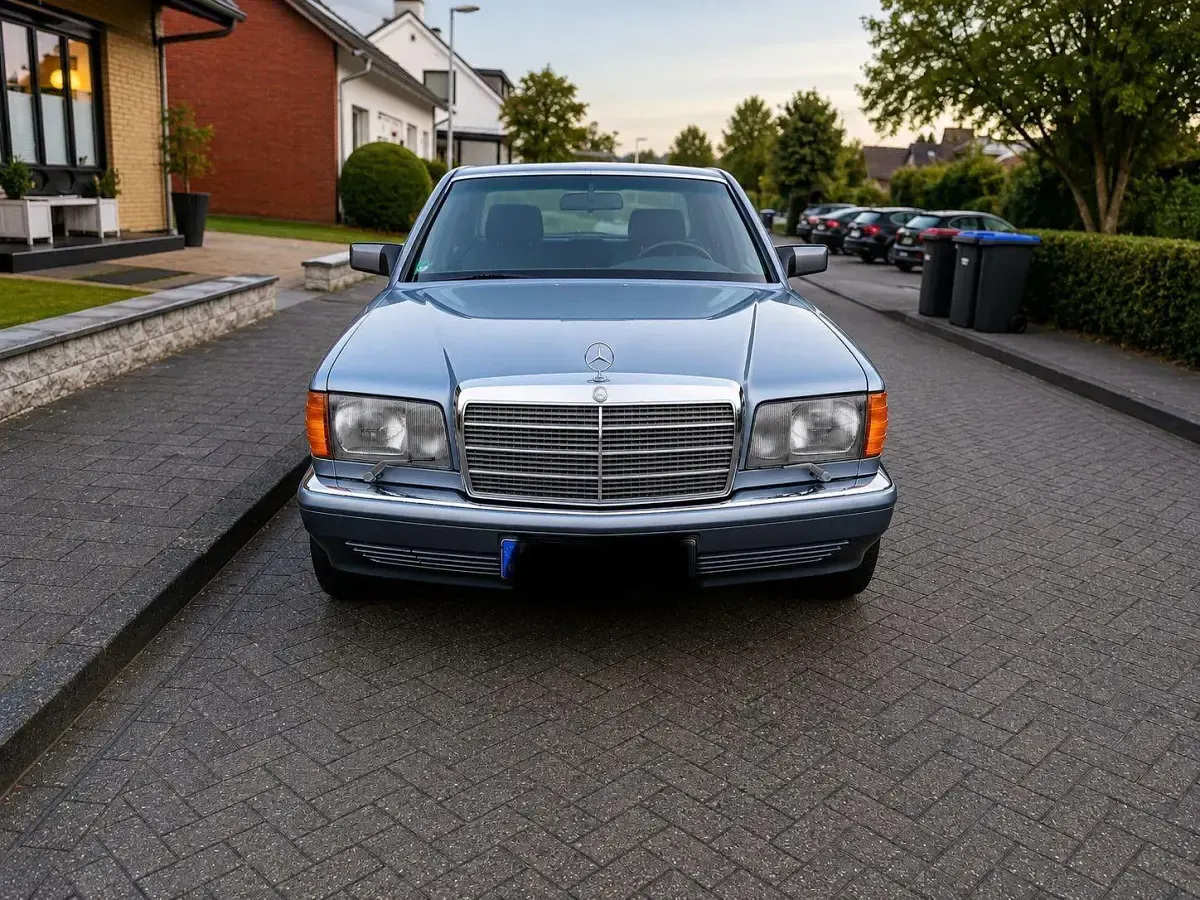 Używany Mercedes E300 180 KM (132 kW) 1990 Niebieski Sedan/Limuzyna